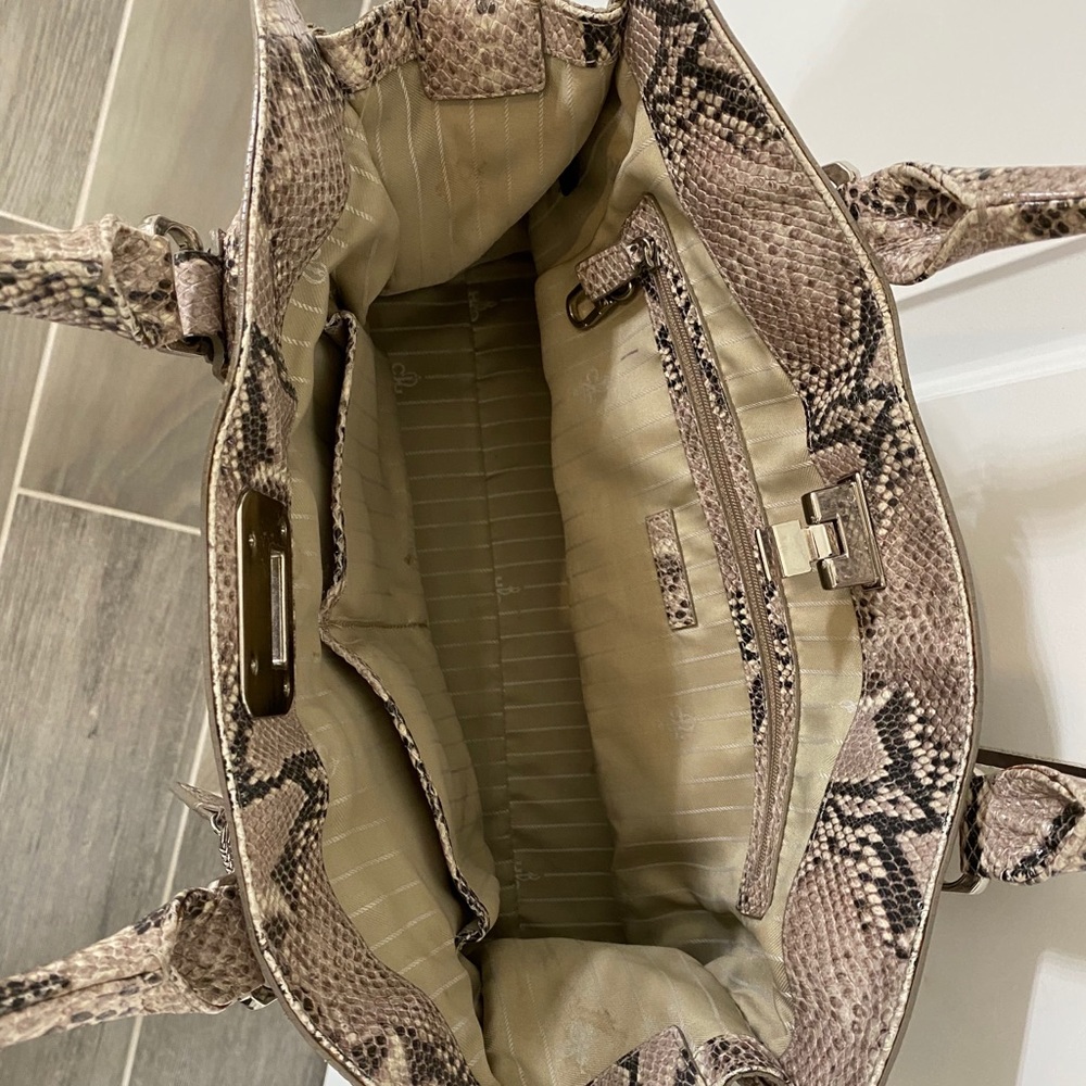 Cole Hann Hand Bag - Picture 3 of 5